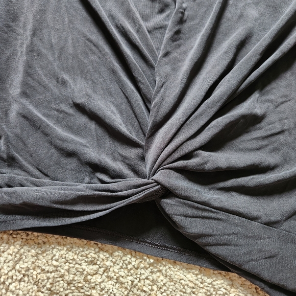 Long sleeve Twist Front Cropped Long Sleeve Gym Active Top - Picture 5 of 5